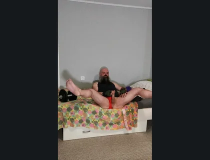 Jerking My Cock While Lifting Weights