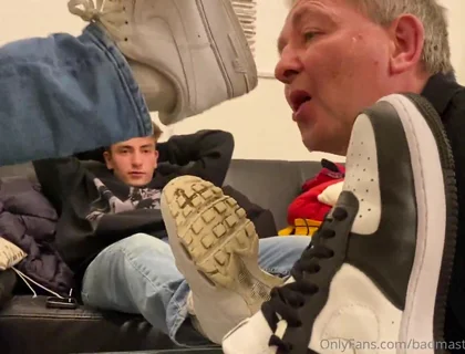 Sneaks group master boys