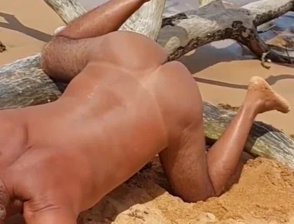 Ladysilva Gay Porn on the Naughty Beach Wanting to Cock in the Ass