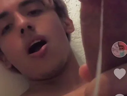 wellcome to all the new ppl i hope you're enjoying the holidays i'm hoping to create a lot of content this new year to come for