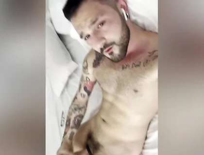 Igor Lucios - Chilling Horny After Training: Sweaty Jerk-off, Socks On, Steamy Release