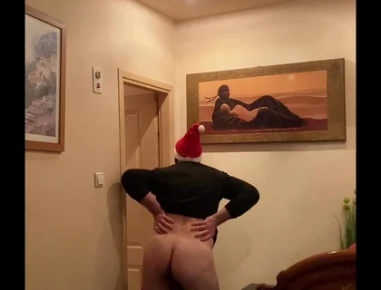 Mature Man Showing His Ass