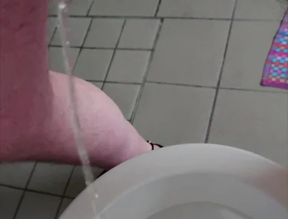 Nylonjunge Pisses on the Morning of New Year