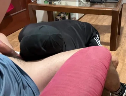 Dominant Jock Spreads His Legs and Gets Deepthroat