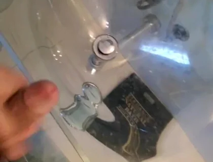 Hot Guy Jerks off Moaning in the Mirror