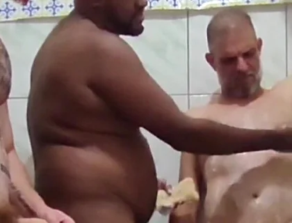 Bath Time with P Aii and Filhoo