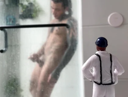 Giant Shows Himself Showering with a Tiny Human and Then Ends up Being Eaten