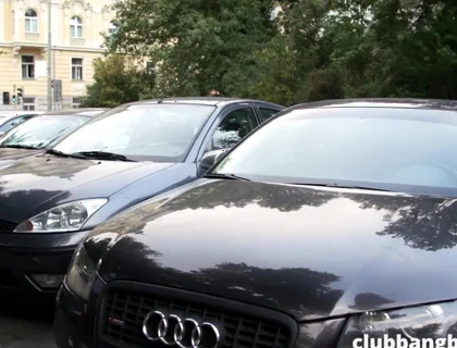 Three Blokes Compare Strength in Arm Wrestle