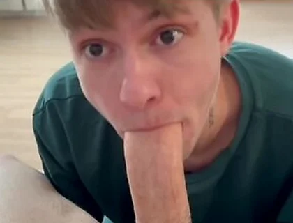 Twink Invited His Twink Friend With A Big Dick Over And Seduced Him Into Giving Him A Blowjob