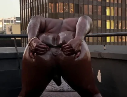 Big Black Dick Oiled up Jacking off and Twerking Outdoors