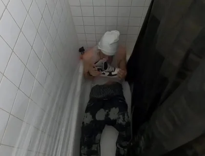 Wet skater gear sagger