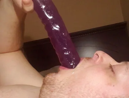 Deep Throat Fucking Dildo