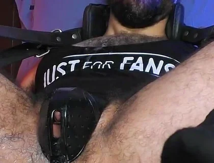 Ricky Cage February 2026 Live Cam Show - Tech Jock Wearing Cap and Socks Gets Machine-pounded