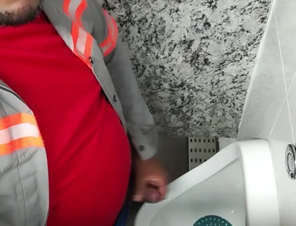 I Sucked My Colleague in the Bathroom of the Firm