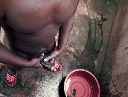 Black Guy Knows How to Handle His Big Cock