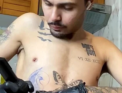 I Went to Get a Tattoo, Got a Hard Cock and Jerked off Until I Came
