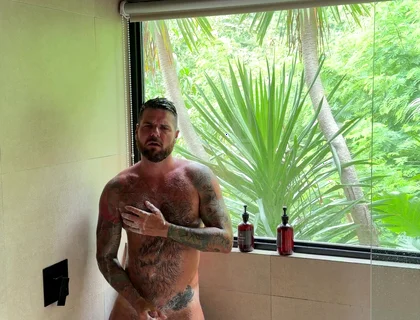 I’d Love to Jerk off in the Shower