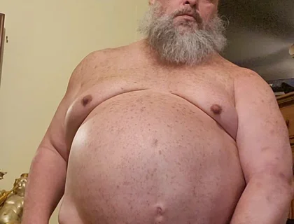 Big Bear Bates His Big Cock on a Sunday