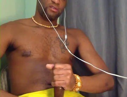 Kennie Jai Jerks off on Webcam in Sexy Shorts