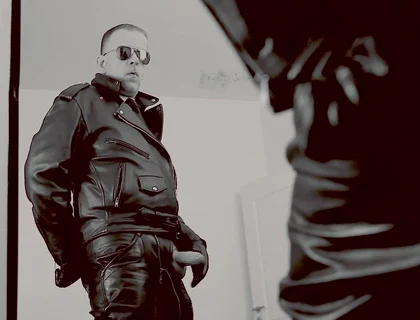 Leatherman 7 Cum Shots Xl & Piss (rear Window)