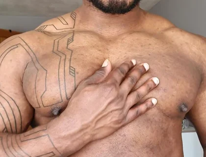 Who Loves a Chest Bounce and Nipples Play.