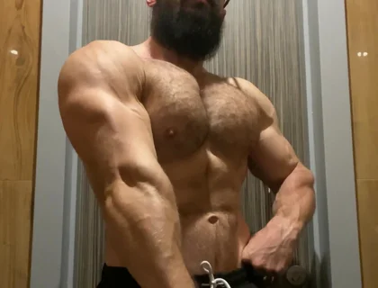 Sit and Watch at My Pumped Body