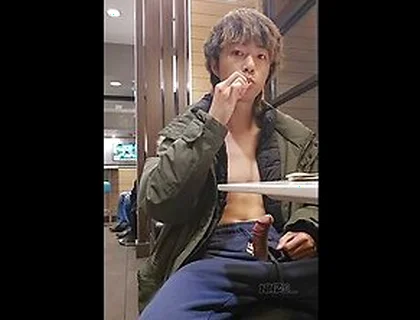 College Student 18+ Masturbating At Mcdonalds And Cum A Lot