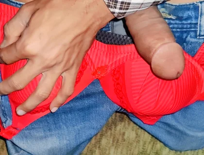 Playing Handjob in to Girlfriend Bra Red