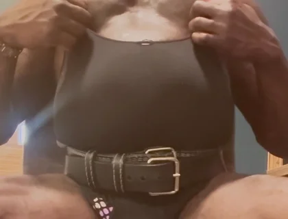 Black Mature Muscle Solo Tits and Vibrator