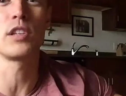 Muscle Worship Live Chat