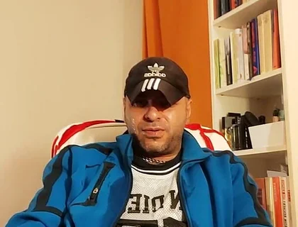 Dj Bro Pissing in Front of the Pc and Wet Pants VR the Mirror