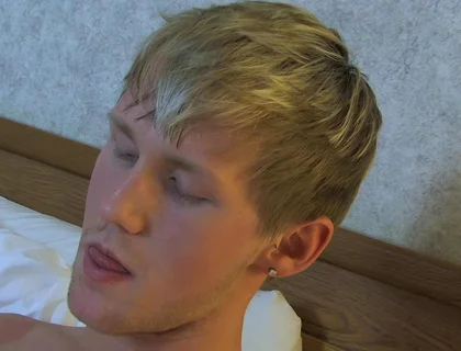 Havin' a Wank with Hayden
