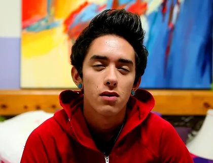 Artsy Twink Gets Interviewed