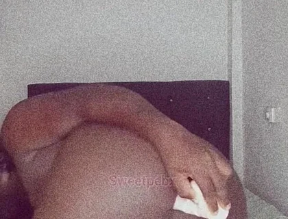 Twerking and Anal Masturbation