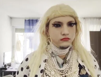 Pearl Vanesa Showing Her Body in Her Home Wearing Lovely Pearls