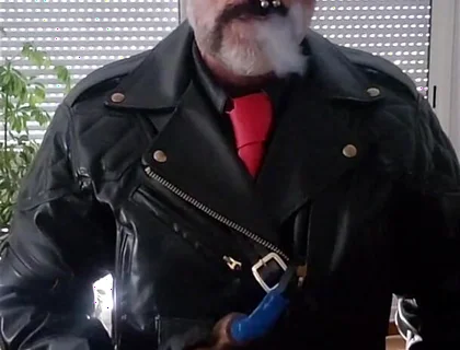 Red Tie in Full Langlitz