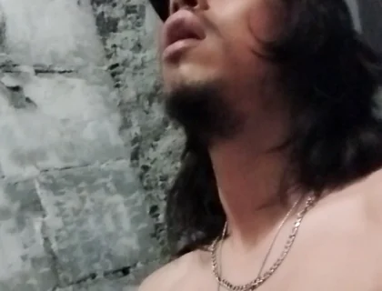 Starting My Thursday in the Bathroom