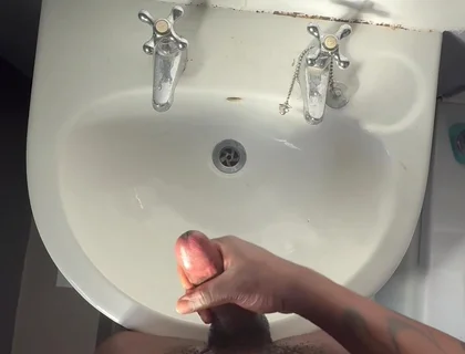 I Cum in the Work Toilet