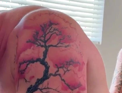 Tatted Dude Fucks Muscle Bottom