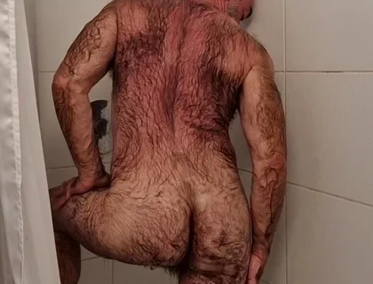 Hairy Muscle Stepdaddy Takes a Shower