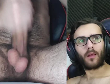 20 Centimeter Penis Pumping a Lot of Milk, with My Face!!