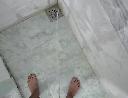 Slow Motion Pee