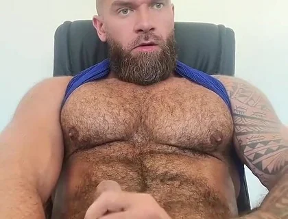 Big Muscle Bear Jerking and Cums