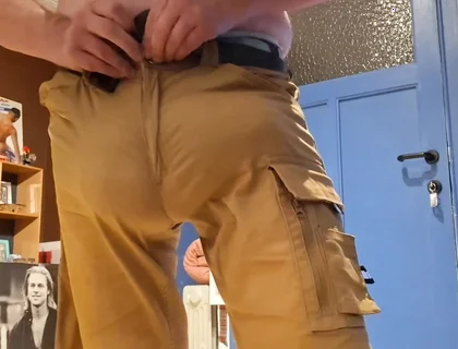 Amazing Bulge in Kaki Shorts