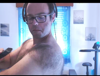 Shaving Armpits and Shoulders