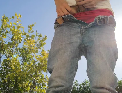 Hot Guy Jerks off Nervously Outdoor