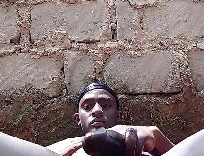 Twink with a Big Black Dick Jerks off in a Hot Vedio Out in Public as Neighbours Watch