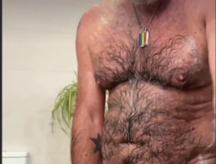 Daddybear Shower Time