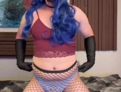 Sissy CD Shaking Big Ass Solo