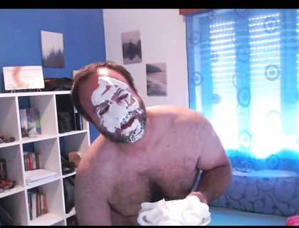 Silly Video, Shaving and Shaving Foam Pie to the Face